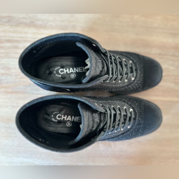 CHANEL CC chain mixed media ankle boots size 41 - Picture 5 of 11